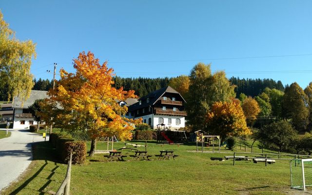 BLick auf das Familotel, Herbst.