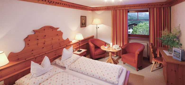 Lechquell Hotel Post: Double room Zirbe image #1