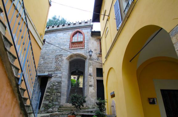 Außen Sommer 1 - Hauptbild, Castello Torre, Lesa, Lago Maggiore, Piemont, Italien