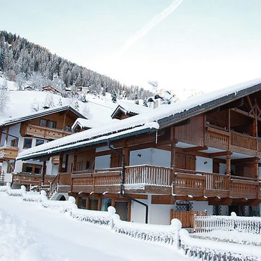 Außen Winter 40, Chalet Cesa Galaldriel, Canazei, Dolomiten, Trentino-Südtirol, Italien