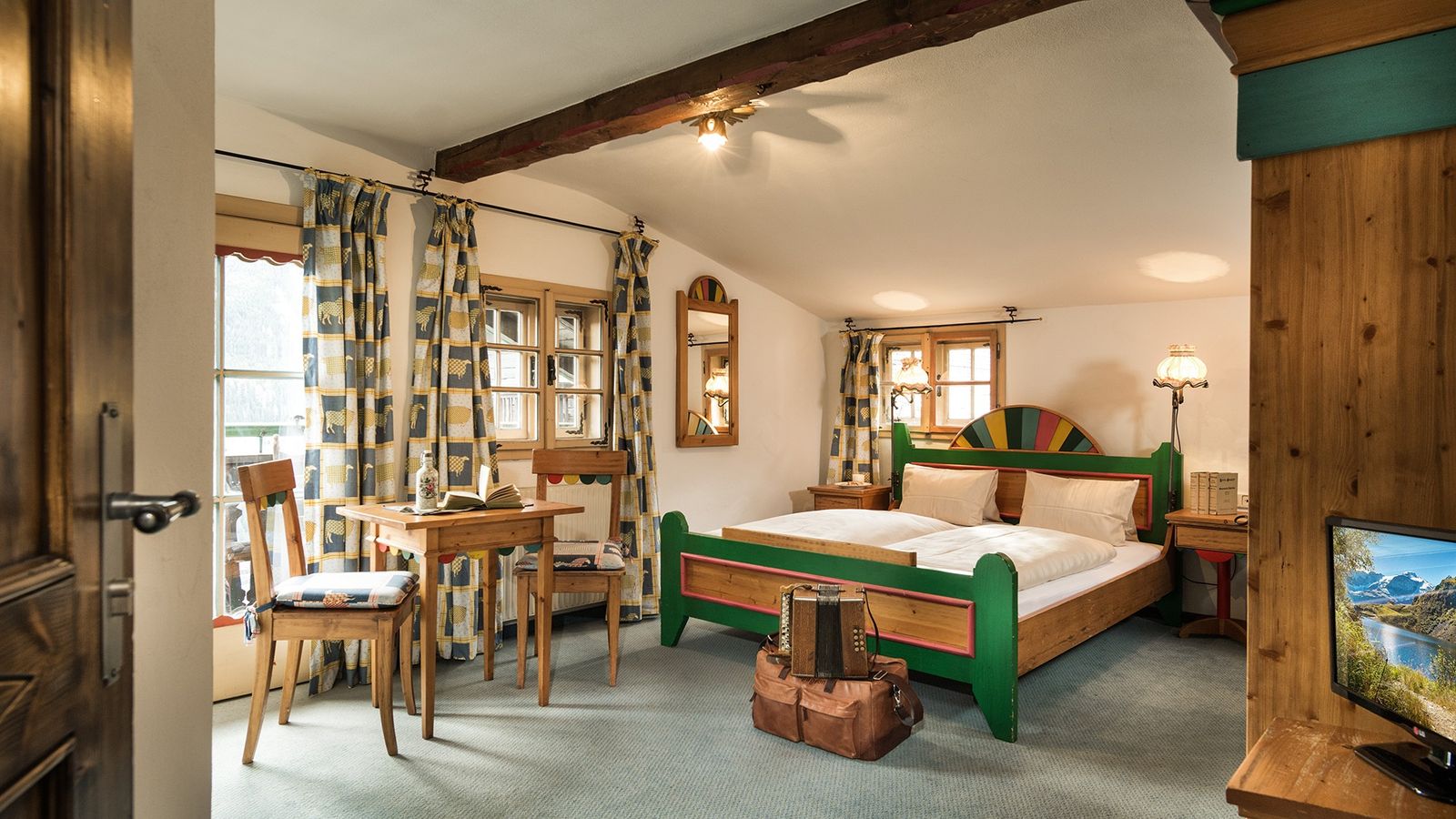 Alm room with balcony image 1 - MONDI Bellevue Alm und Schiefe Alm Gastein