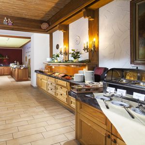 Alm & Wellnesshotel Alpenhof-image-6